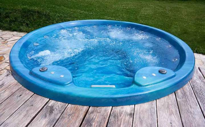 Création de jacuzzis près de Cébazat<br/>Création de jacuzzis à Cébazat<br/>Création de jacuzzis dans la commune de Cébazat